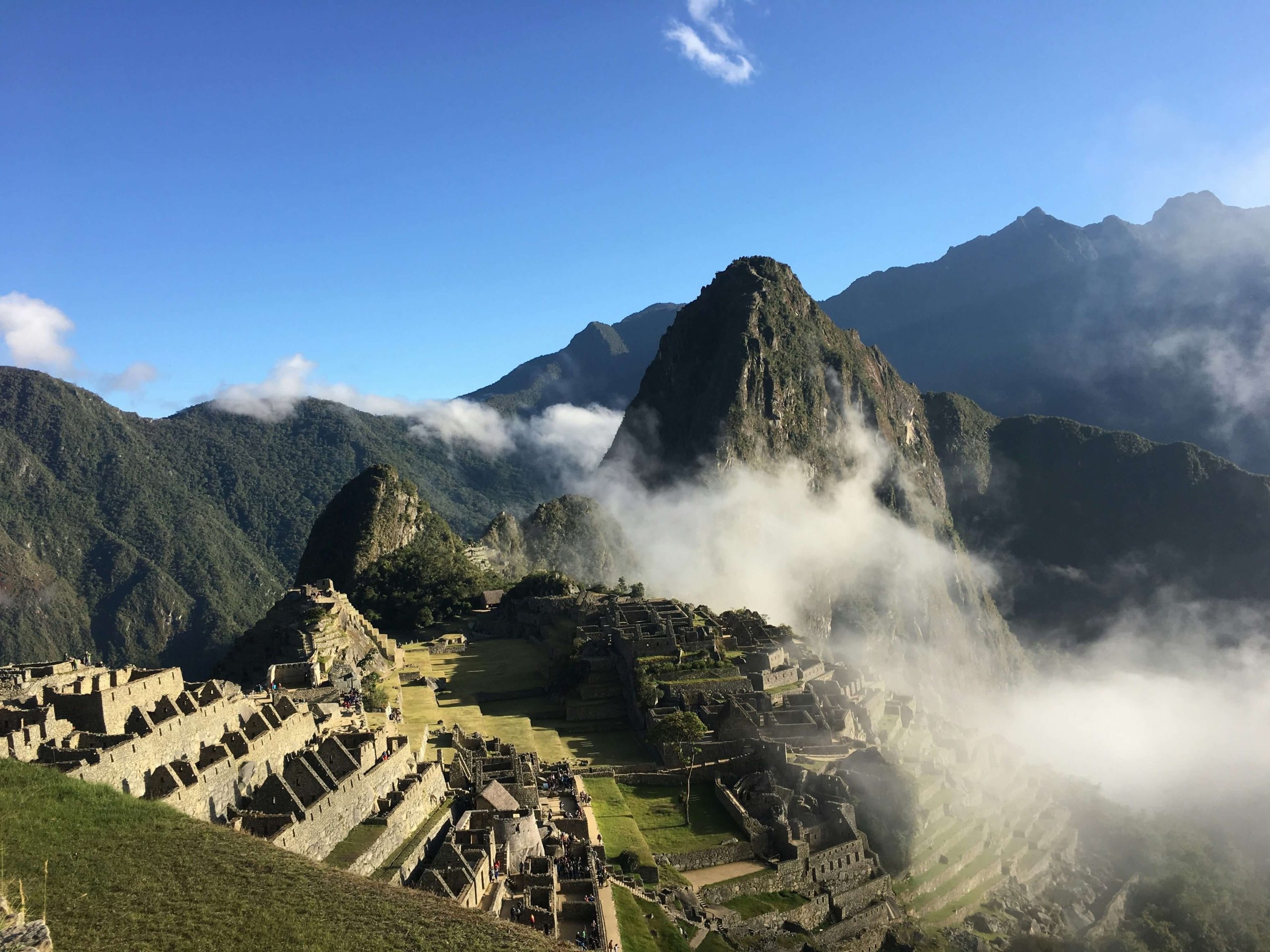 Explora destinos espectaculares con total comodidad y seguridad.